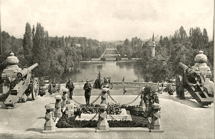 Descoperă Parcul Carol – Tur ghidat prin Bucureşti